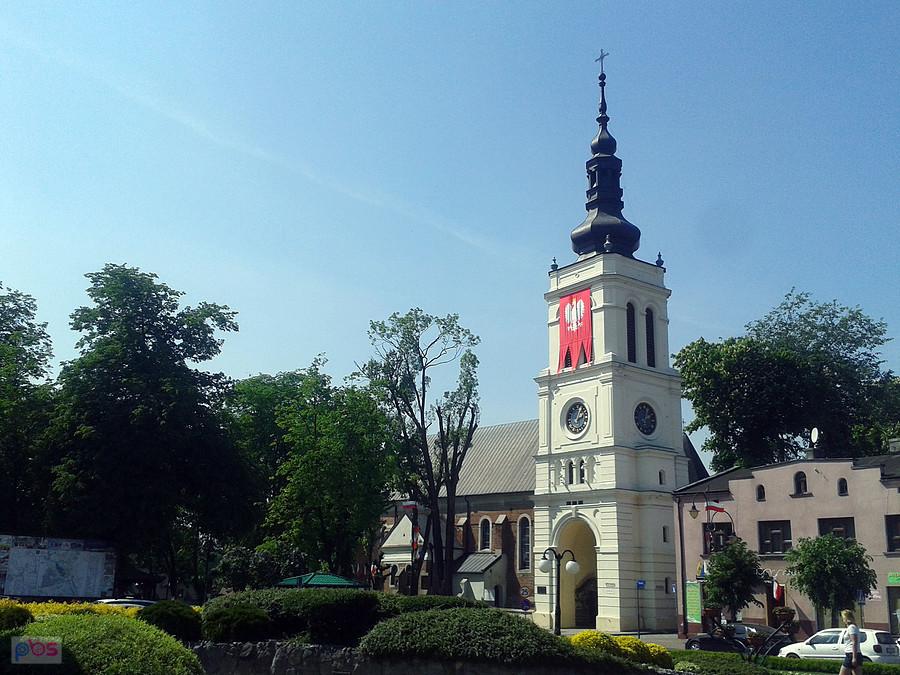 Uniejów - neobarokowa wieża - dzwonnica z 1901 r.