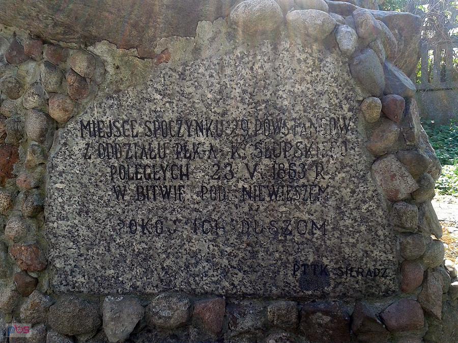 Mogiła powstańców poległych w bitwie pod Niewieszem