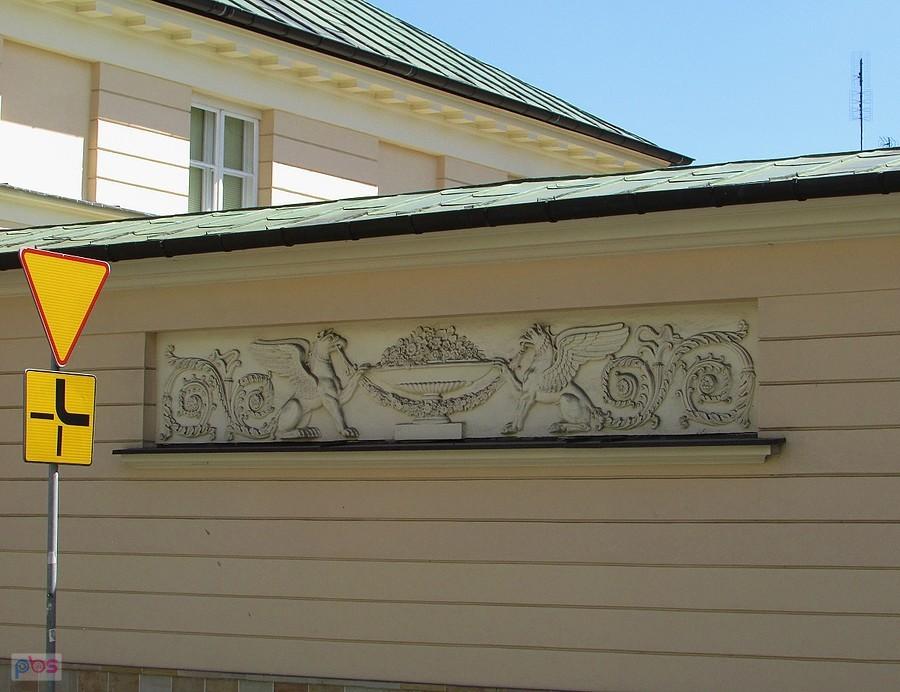 Relief ozdabiajacy mur pałacyku Bogusławskiego