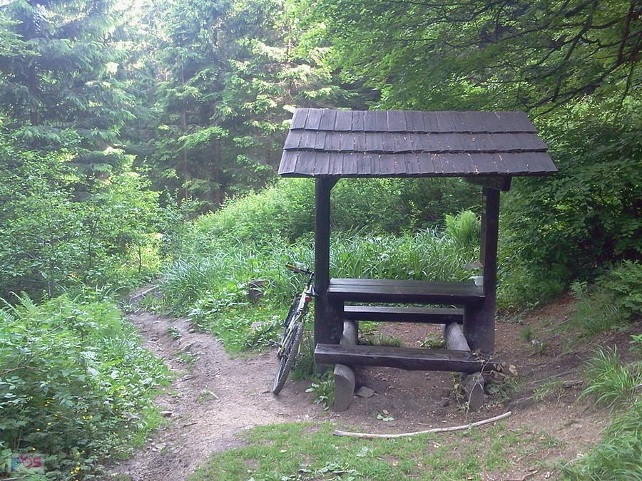 Wiata koło źródełka
