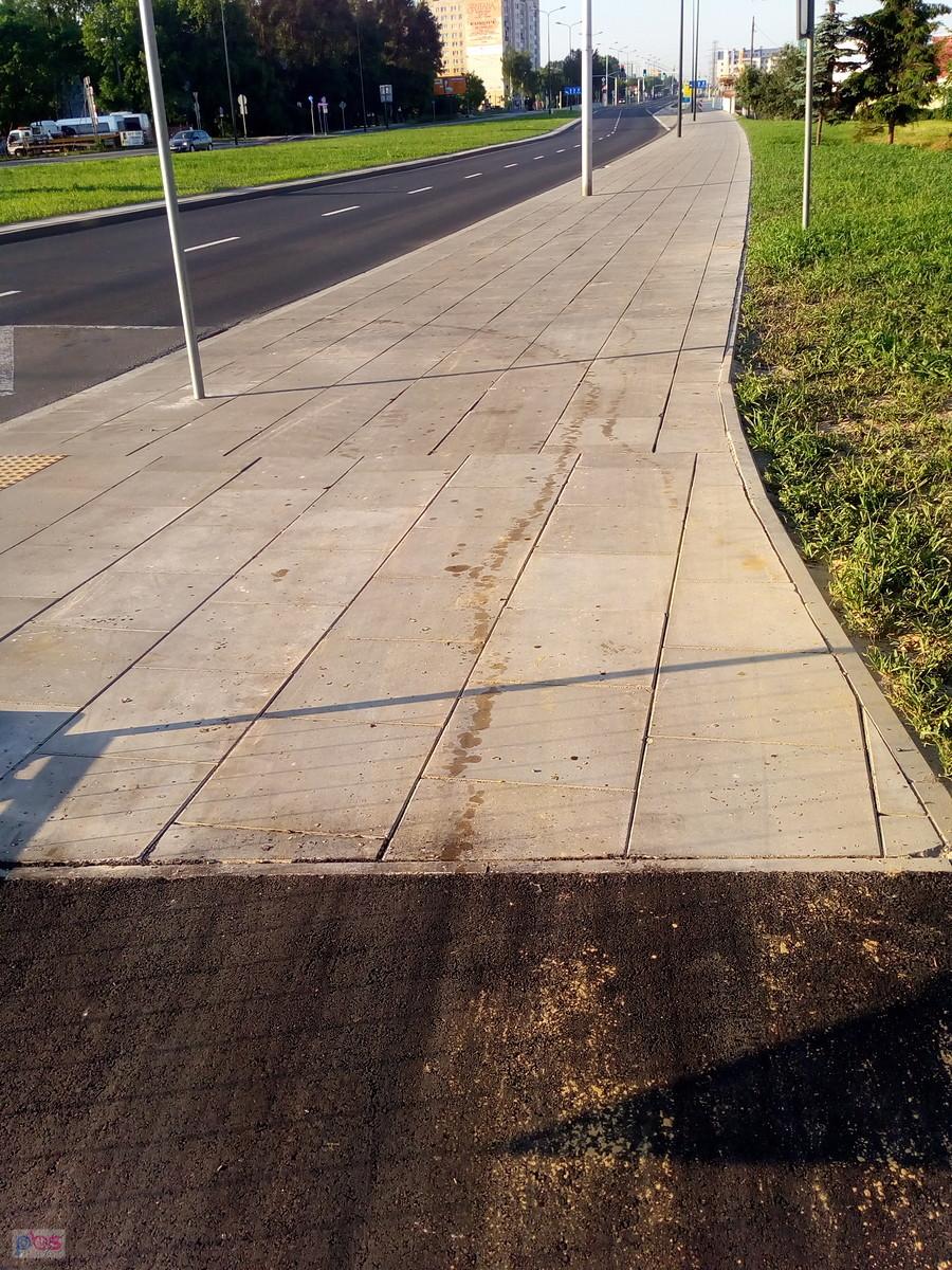 i też z fragmentem na chodniku...