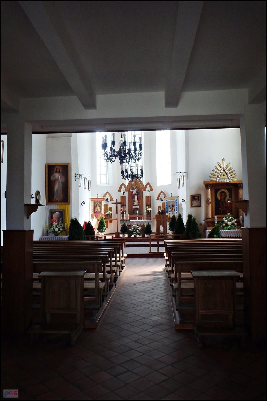 Wnętrze kościoła w Zielęcicach