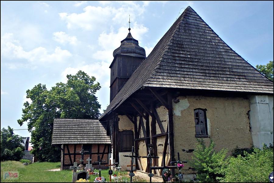 Zabytkowy gotycki kościół w Obórkach