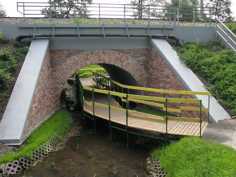 Ładny mostek pod mostem