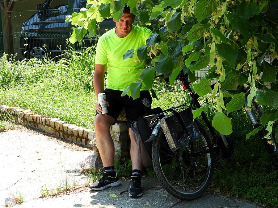 Chwila odpoczynku z puszką piwa w ręku - można i tak.