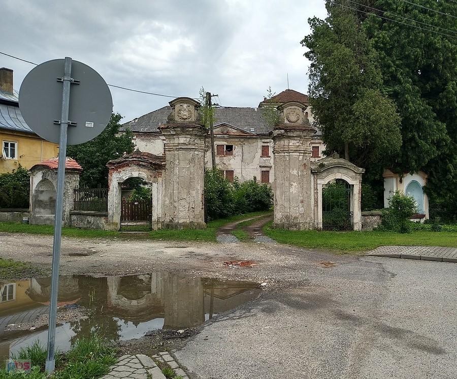 Ołdrzychowice Kłodzkie - ruiny pałacu