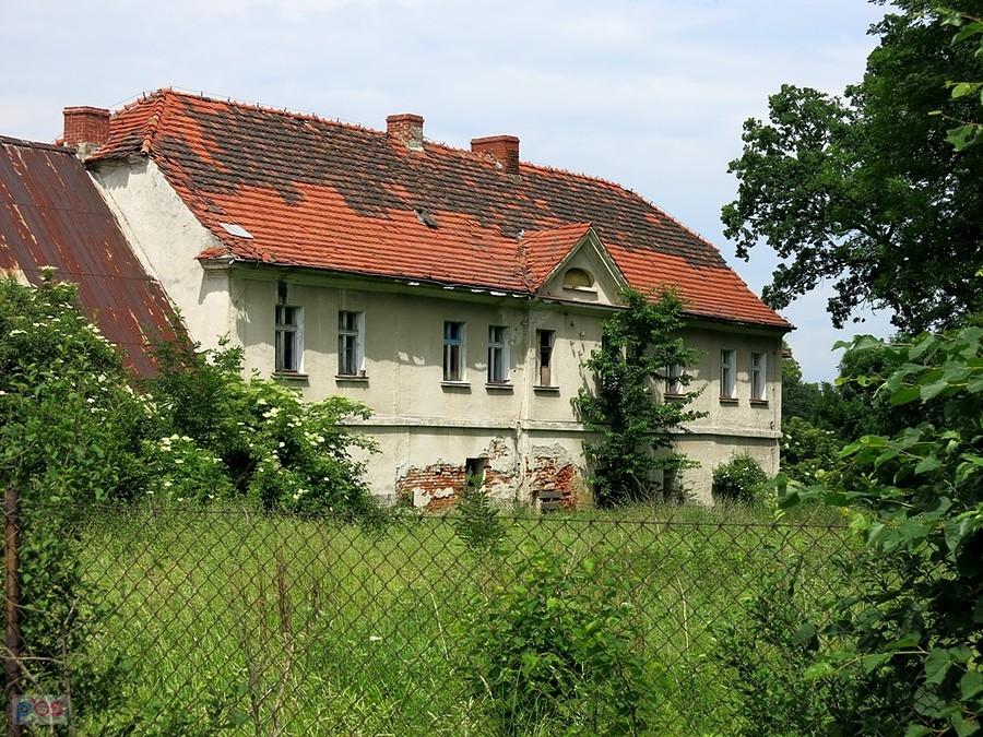 Starków - renesansowy zespół dworsko-folwarczny ok. 1580r.