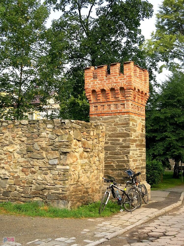 Brama i mur - Paczków