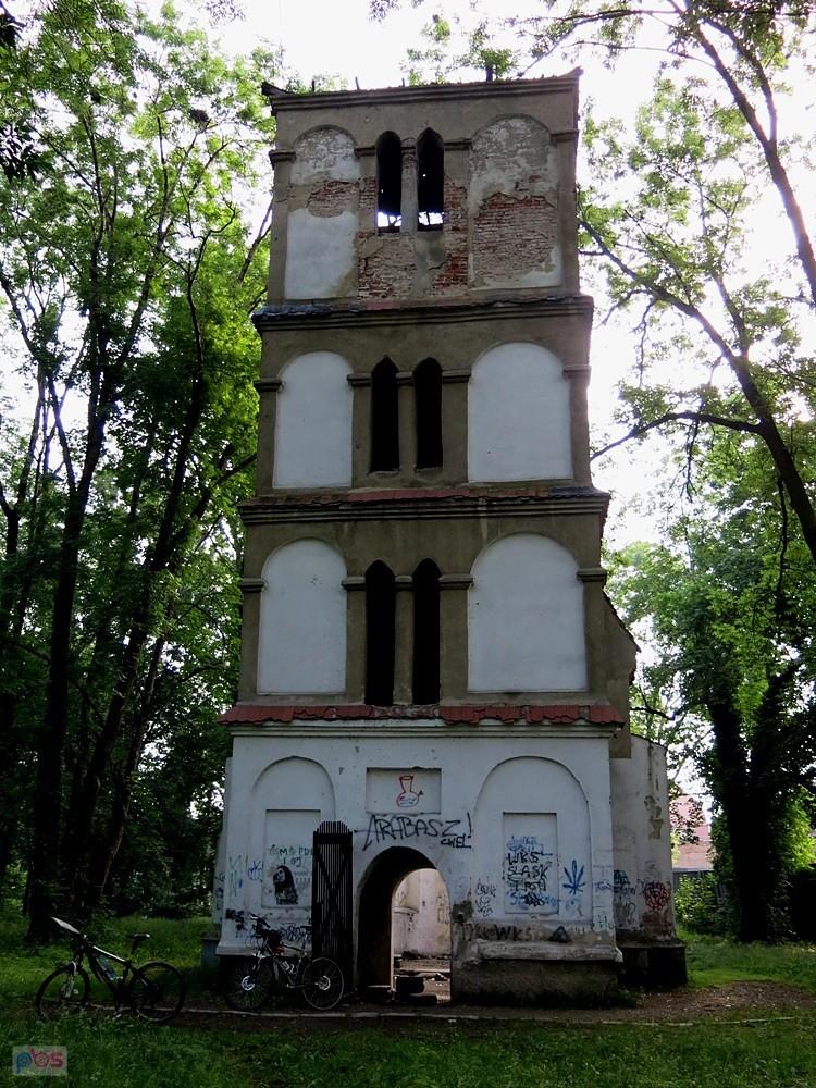 Wejście do starej kaplicy - Paczków