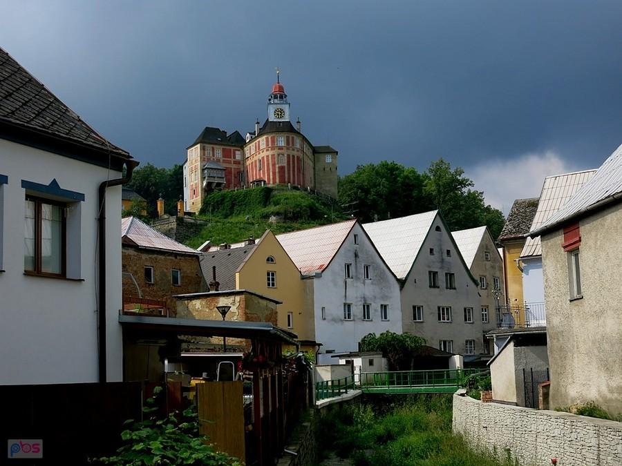 Zamek na wzgórzuz - Javornik