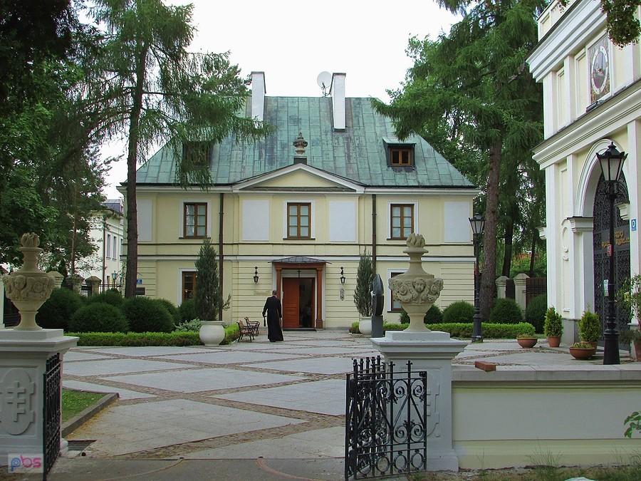 Wilanów - plebania kościoła św. Anny