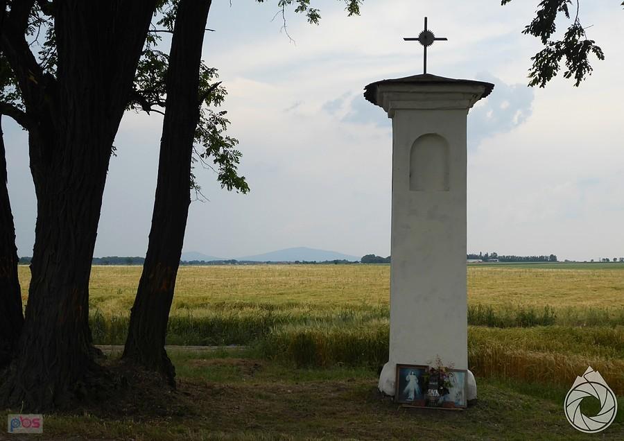 gdzies tam majaczy Ślęża
