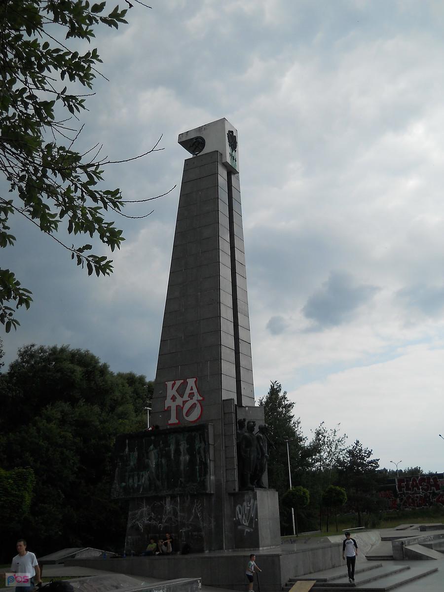 kolejny pomnik