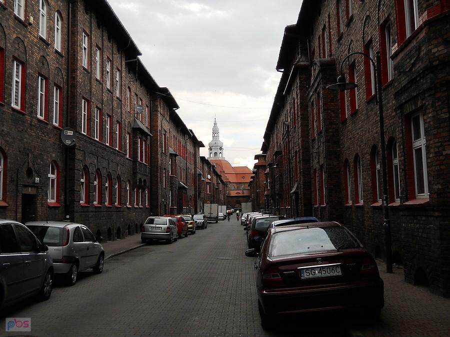 na miejscu