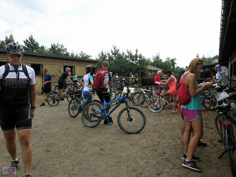 Oczekiwanie na start. Zawody na orientacje ze Strefą Rowerową Brzeizny