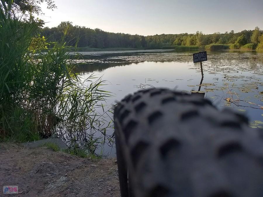 Nad wodą na szerokim laciu