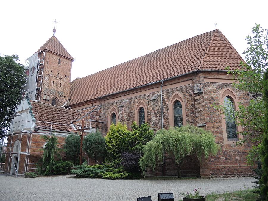 Kościół p.w. św. Wawrzyńca w Pniewach