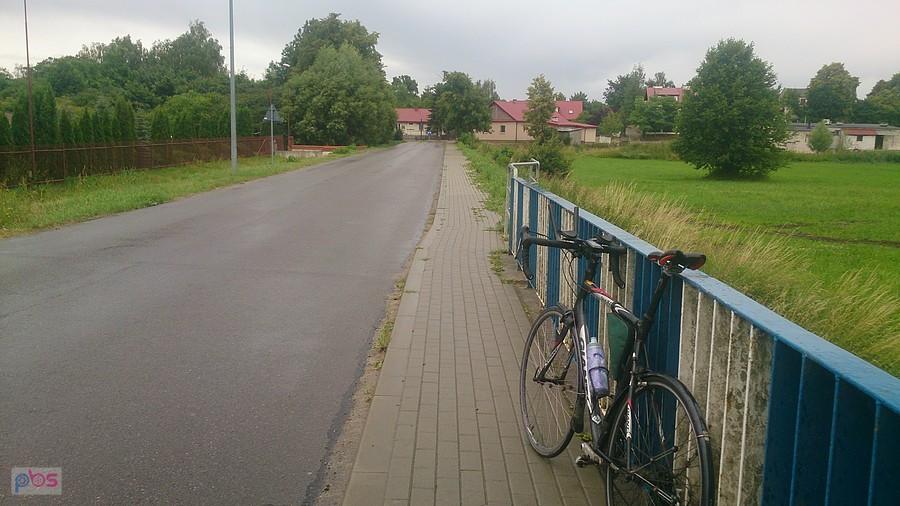 Giant na mostku