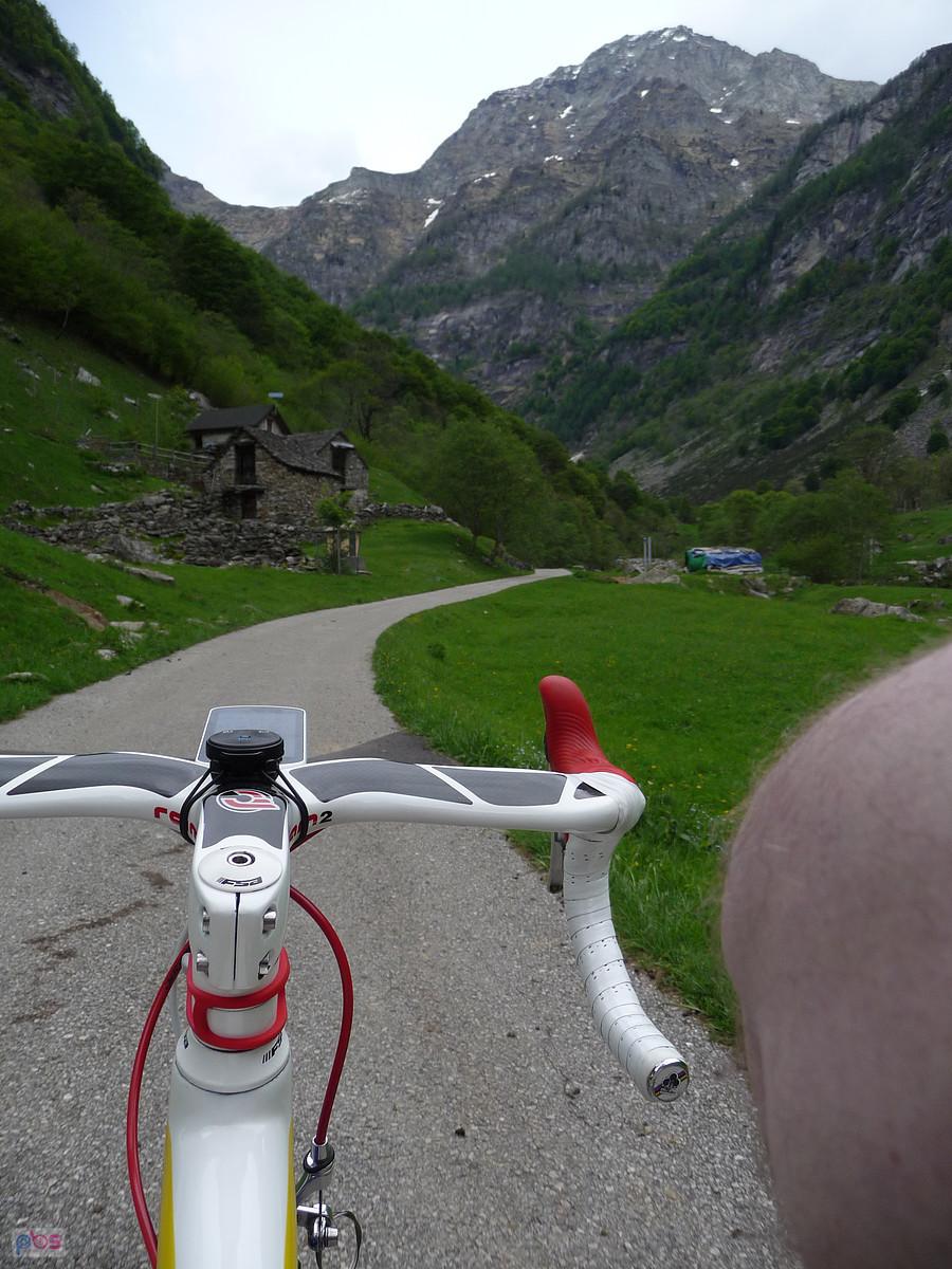Tour doliną Valle Verzasca