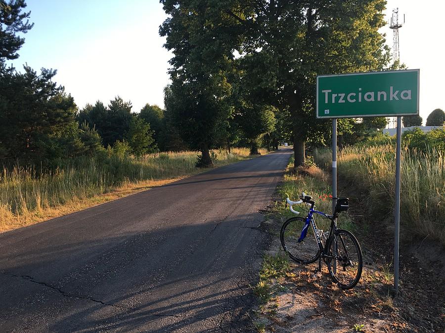 Wlot do Trzcianki od strony Białej