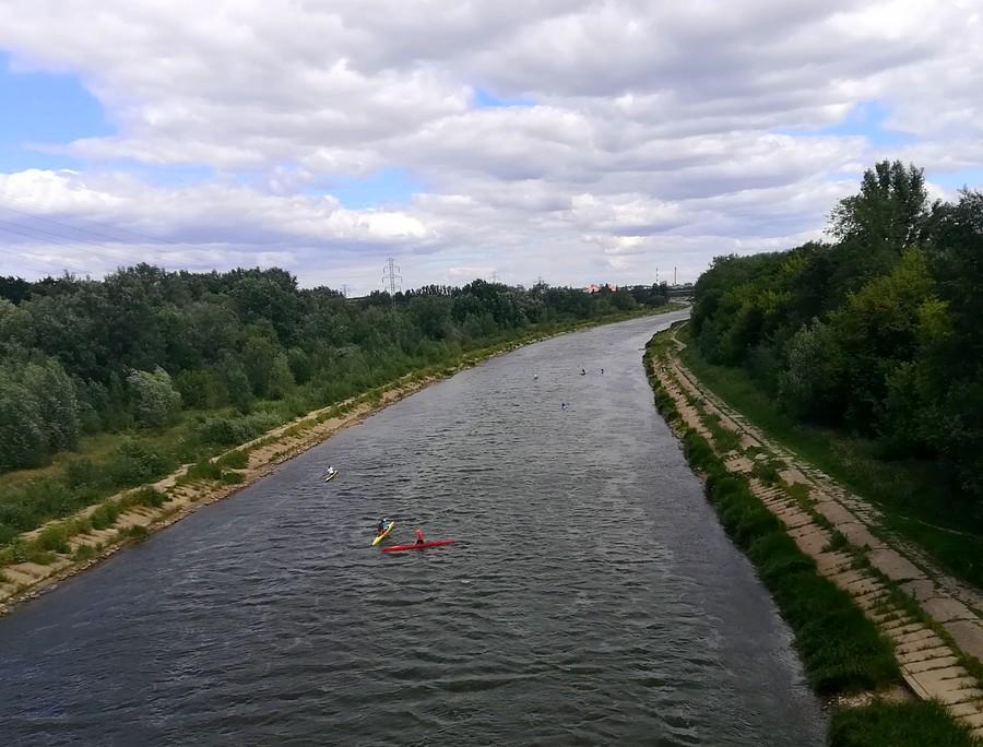 Kajakarze mają z wiatrem czasem gorzej niż dwukołowcy