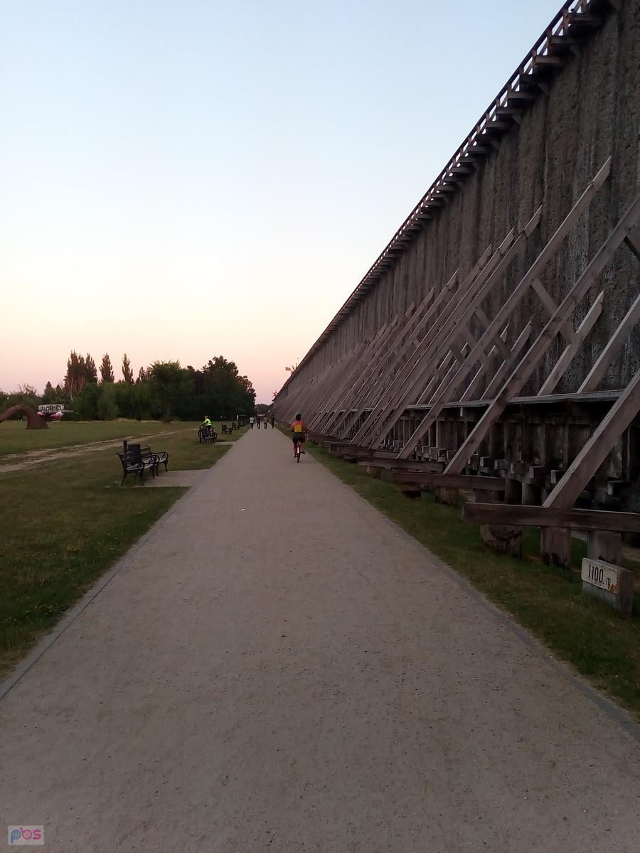 Pod tężniami