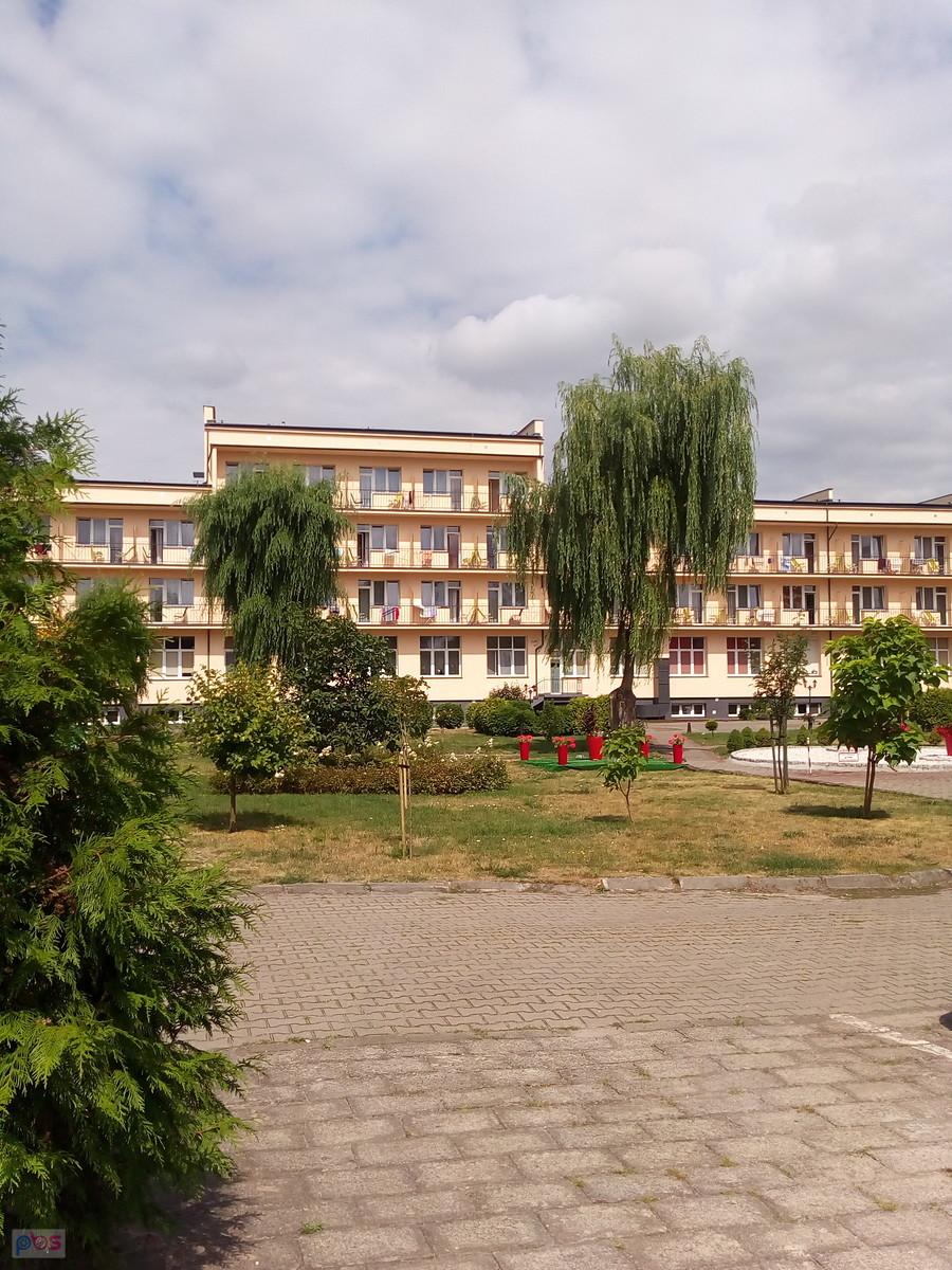 Sanatorium ZNP od podwórza. Tu nie mieszkam: Szukałam pompki