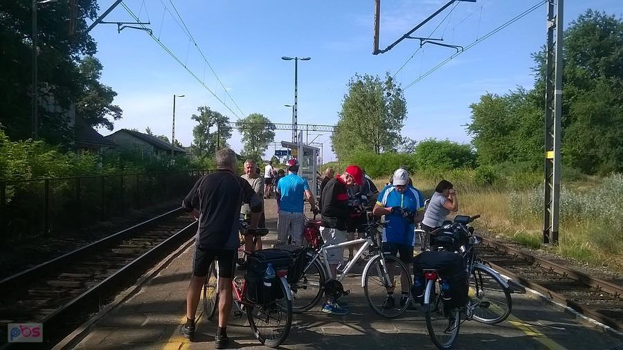 Na dworcu w Herbach w oczekiwaniu na pociąg do Pątnowa