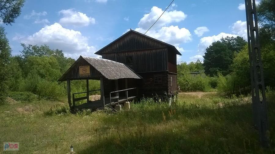 Stary drewniany młyn nad Wartą