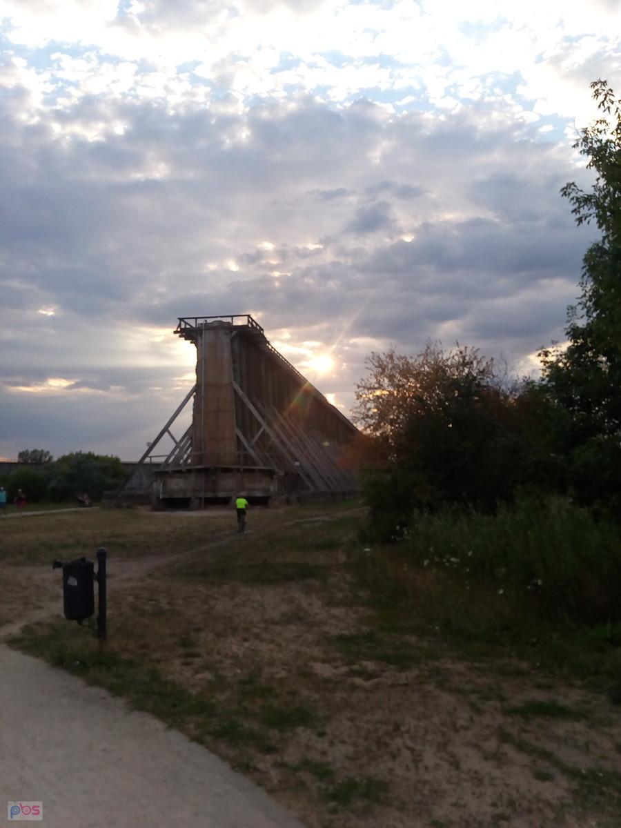 Tężnie wieczorem
