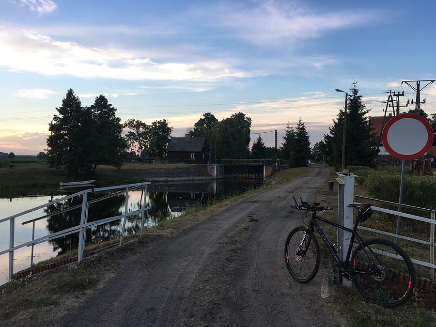 Na śluzie Nr 13 w Walkowicach