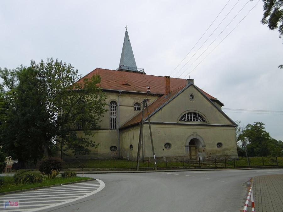 Zabytkowy kościół w Międzyborzu