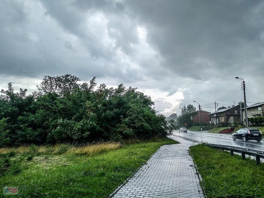 Ulewa mnie dopadła, trzeba chwilę przeczekać