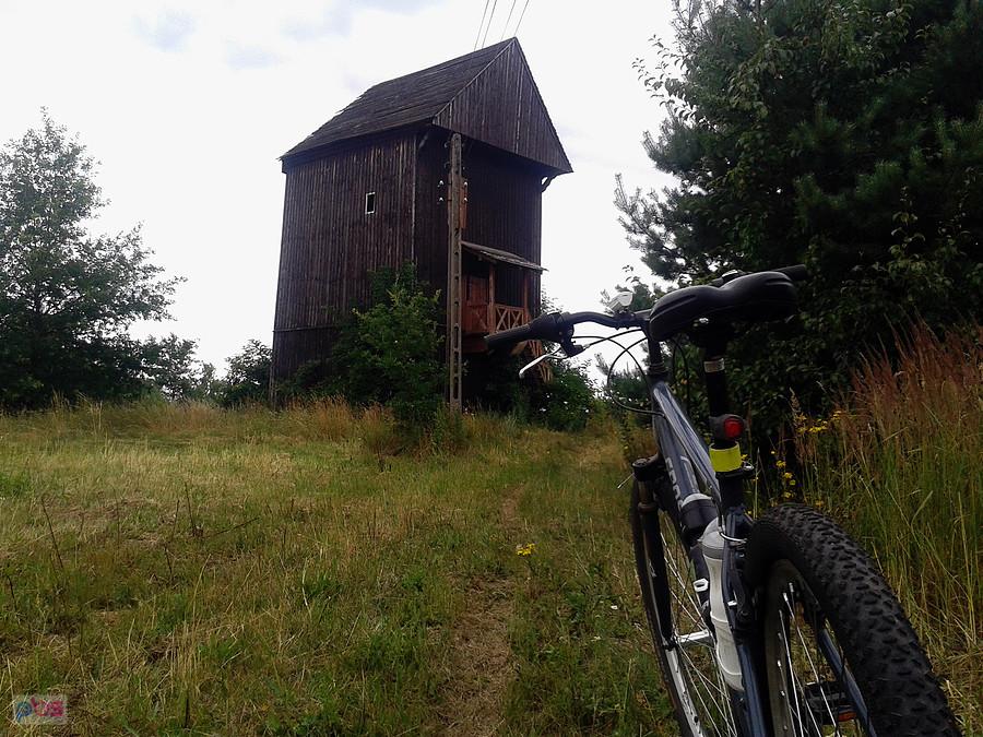 Wiatrak Kozłowy, Przystronie