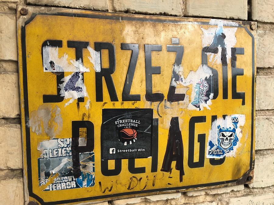 Strzeż się pociągu...