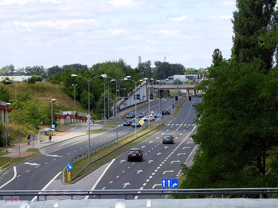 Nad ulicą Floriana Krygiera.