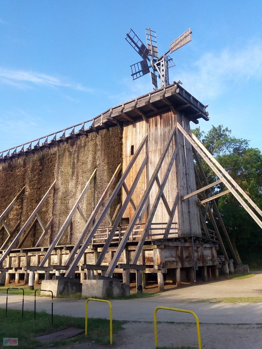 Przy tężniach