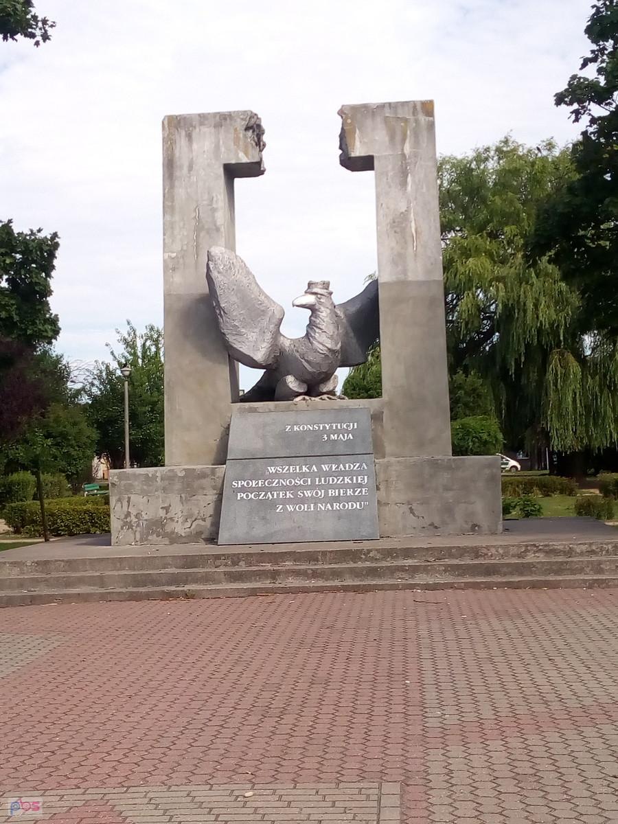 Pomnik na rynku w Aleksandrowie Kujawskim