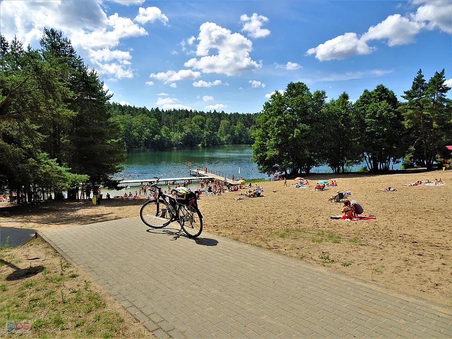 Wycieczka rowerowa nad Jezioro Borówno Wielkie. Jestem na miejscu.