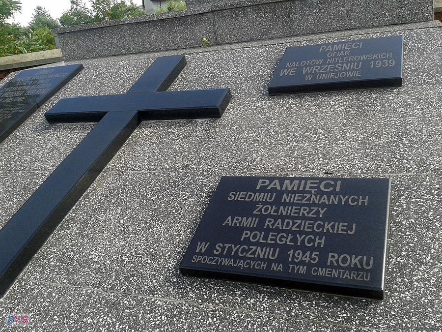 Tablica upamiętniająca śmierć żołnierzy radzieckich