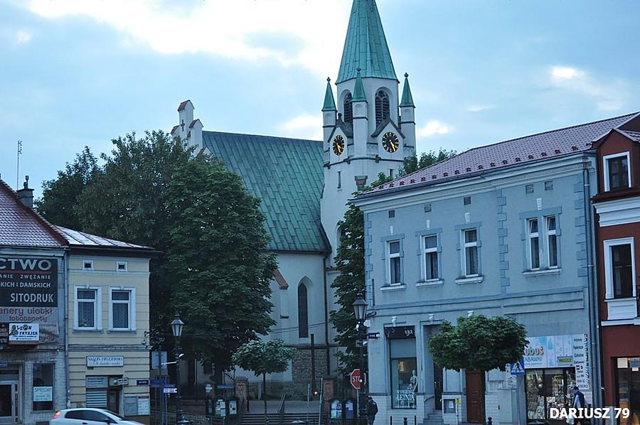 Brzesko - Kościół i Pw. Najświętszej Maryi Panny Matki Kościoła i Św. Jakuba Apostoła