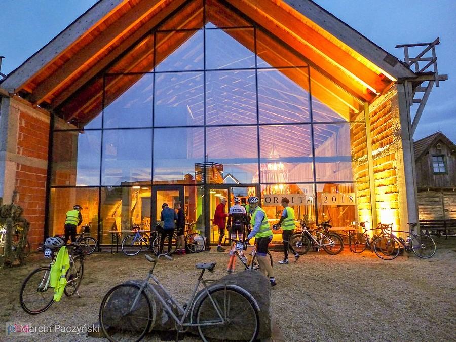 Multi Orbita 2018 - zjazd na pit stop do stodoły na Folwarku