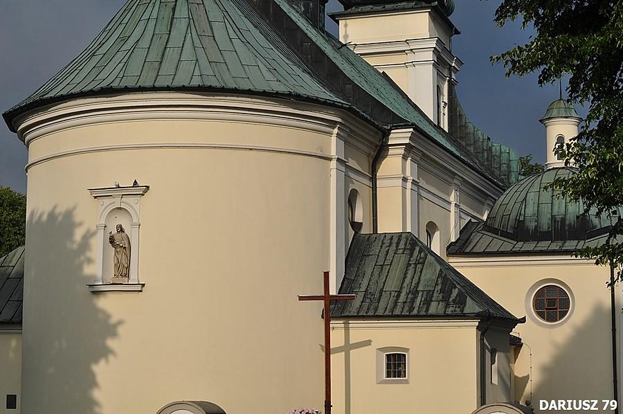 Uście Solne - Kościół Rzymskokatolicki Pw. Apostołów Piotra i Pawła