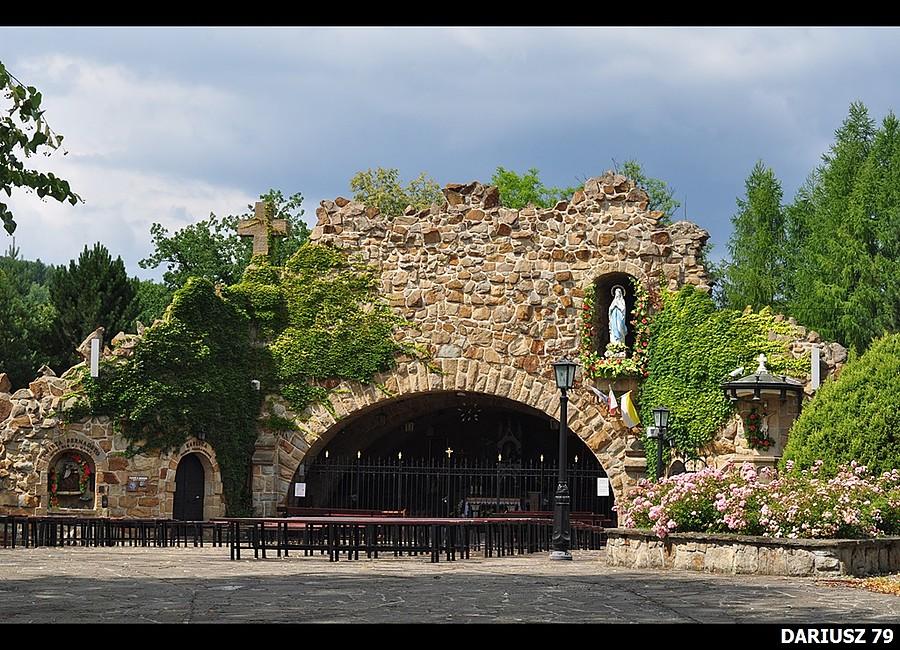 Porąbka Uszewska - Grota Sanktuarium Matki Bożej z Lourdes