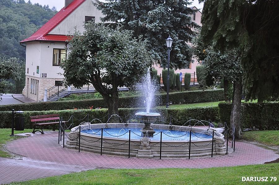 Czchów - Rynek - Fontanna