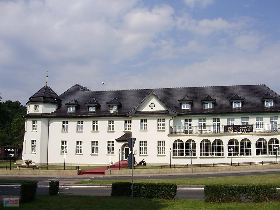 Pałac - hotel w Krupskim Młynie