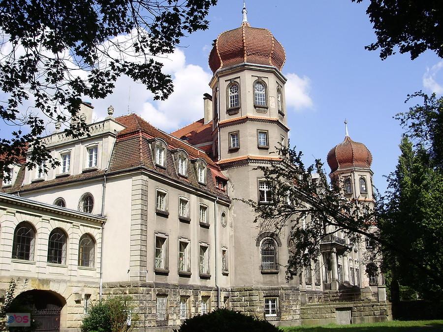Pałac w Brynku z drugiej strony