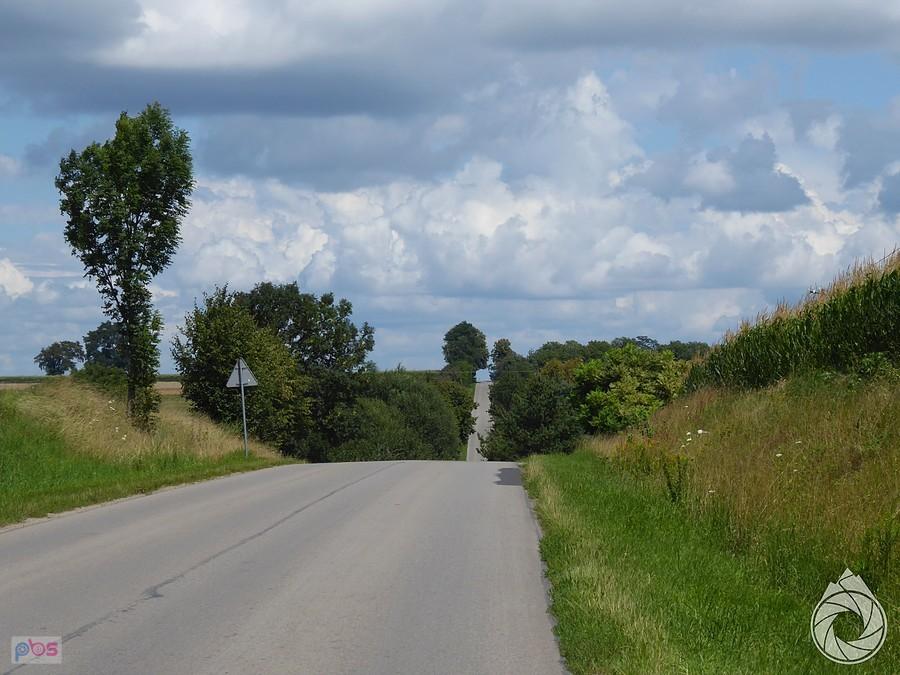 krótkie ale strome ściankipo drodze