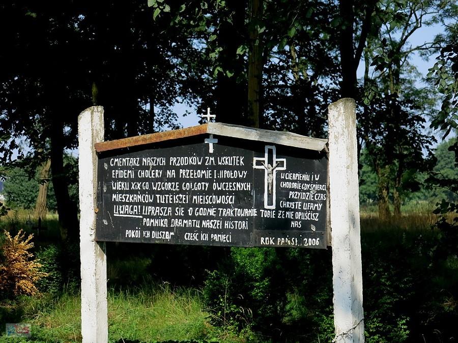 Po drodze natkneliśmy się na cmentarz choleryczny
