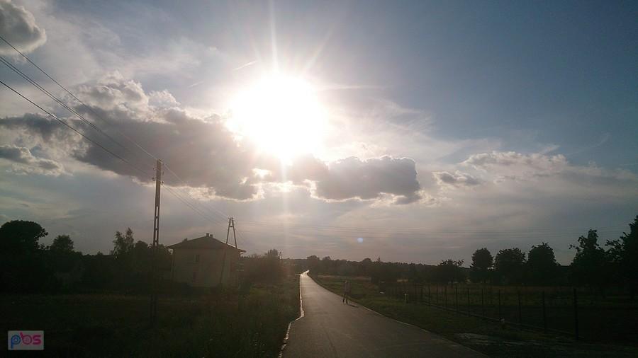 Chmury i słońce